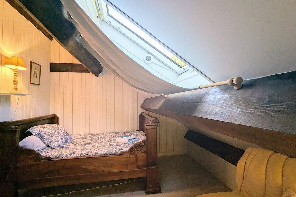 Charming Cottage with Terraces in Scenic Le Chambon-sur-Lignon in Le Chambon-sur-Lignon, Massif Central