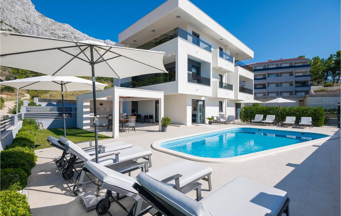 Hel ferieleilighet, Ferieleilighet for 6 personer med badebasseng in Baska Voda, Makarska Riviera