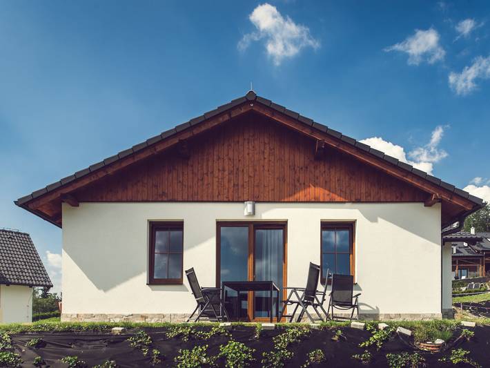 Ferienhaus für 5 Personen, mit Terrasse und Garten in Lipno