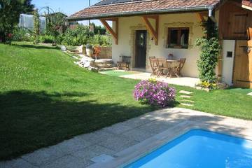 Gîte pour 4 personnes, avec jardin dans 