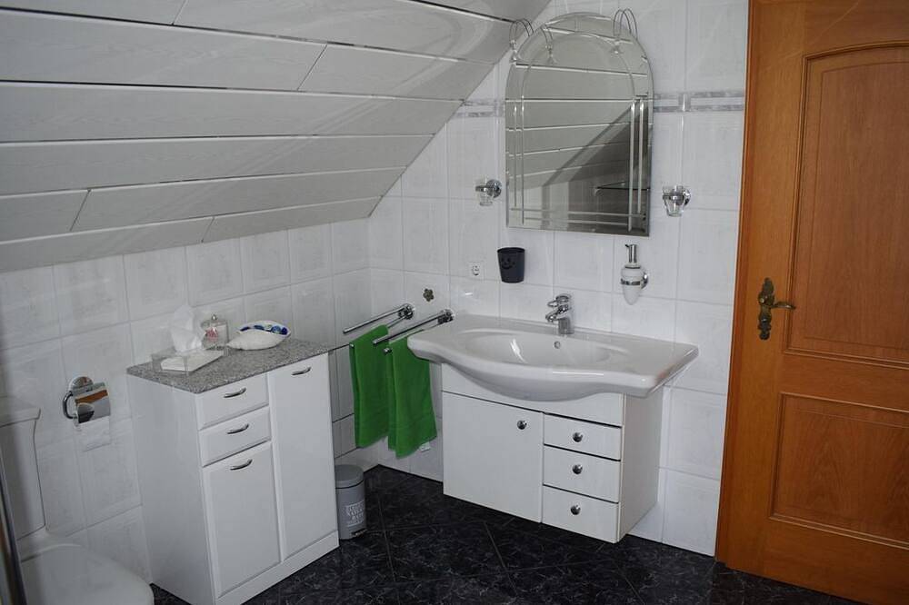 Ganze Wohnung, Ferienwohnung Weitblick - Zwei-Bett-Wohnung mit Weitblick in Katzwinkel (Sieg), Altenkirchen & Umgebung