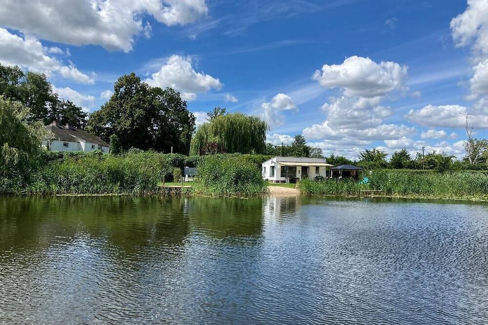 Ferienunterkunft am Privatsee, inmitten der Natur in Ketzin, unweit von Berlin in Ketzin, Havelland