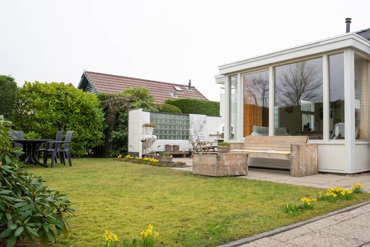 Vakantiehuis voor 6 personen, met balkon/terras en terras in Renesse