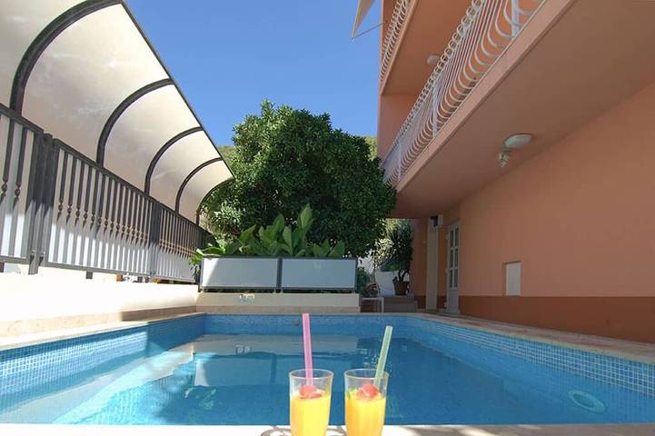 Ferienwohnung für 5 Personen, mit Pool und Garten, mit Haustier in Split