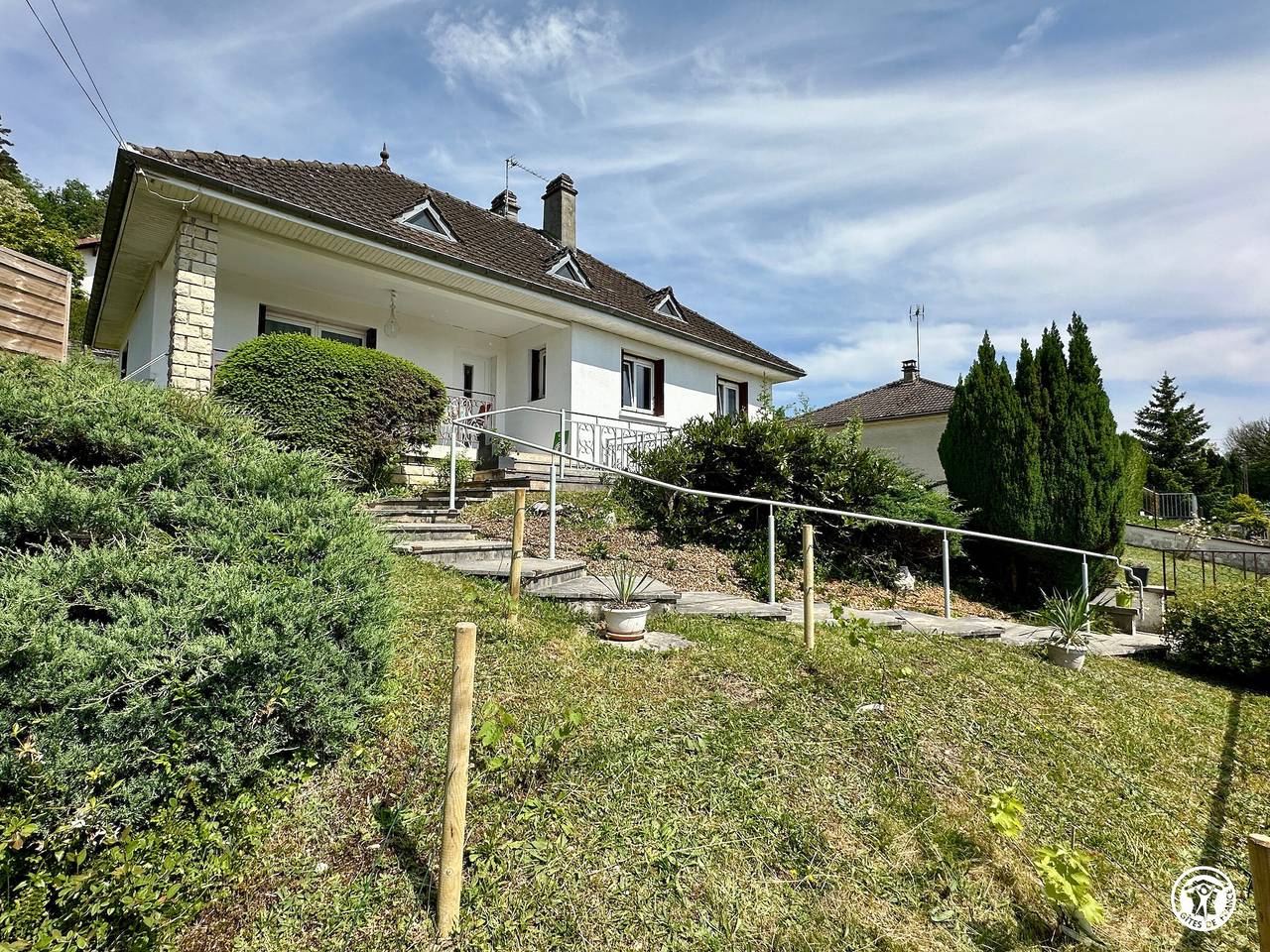 Cozy cottage with private spa and garden in Ancy-le-Franc in Ancy-le-Franc, Avallon region
