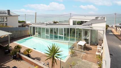 Chalet para 10 personas, con vistas además de piscina y jardín en Costa da Morte