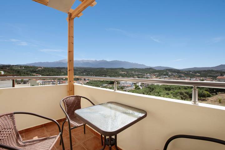 Location de vacances pour 6 personnes, avec jardin dans Almirida - 2