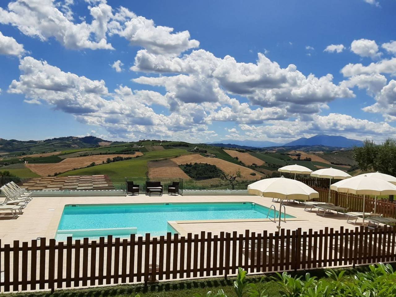 Villa mit atemberaubender Aussicht und privatem Pool in Carassai, Provincia di Ascoli Piceno