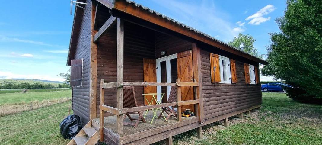 Gîte pour 5 personnes, avec terrasse ainsi que jardin et vue à Étang-sur-Arroux
