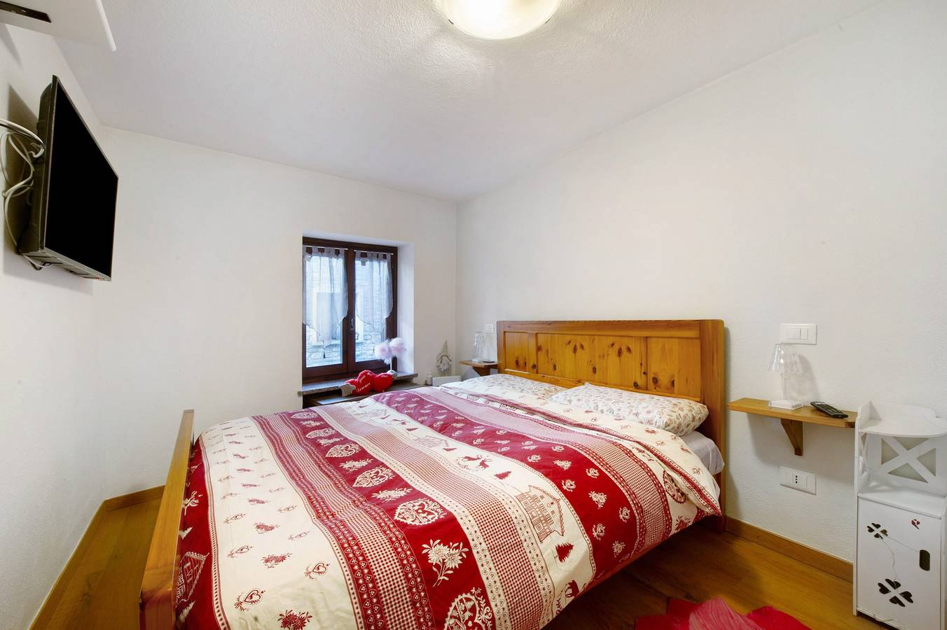 Appartement entier, Appartement 'L'archetto Valle D'Aosta' avec vue sur la montagne et Wi-Fi in La Salle, Comune di La Salle