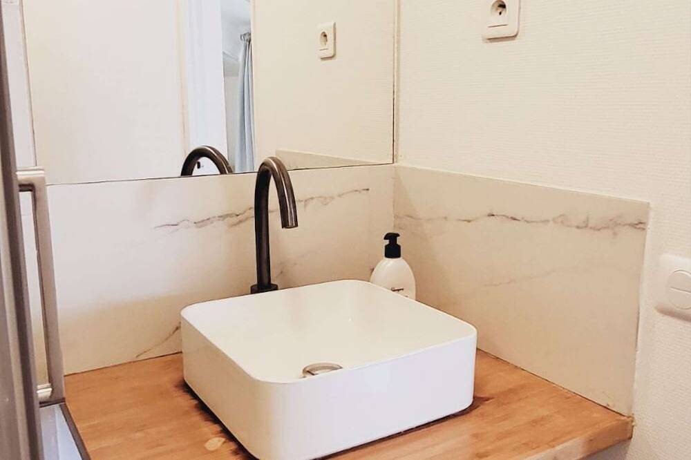 Appartement entier, Découvrez notre studio confortable, niché dans un quartier calme à 20 minutes de Paris. in Le Plessis-Robinson, Hauts-de-Seine