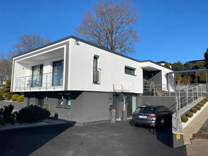 Ferienwohnung für 3 Personen, mit Terrasse und Garten sowie Ausblick