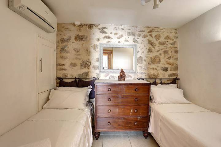Location de vacances pour 6 personnes, avec terrasse à Valbonne - 3
