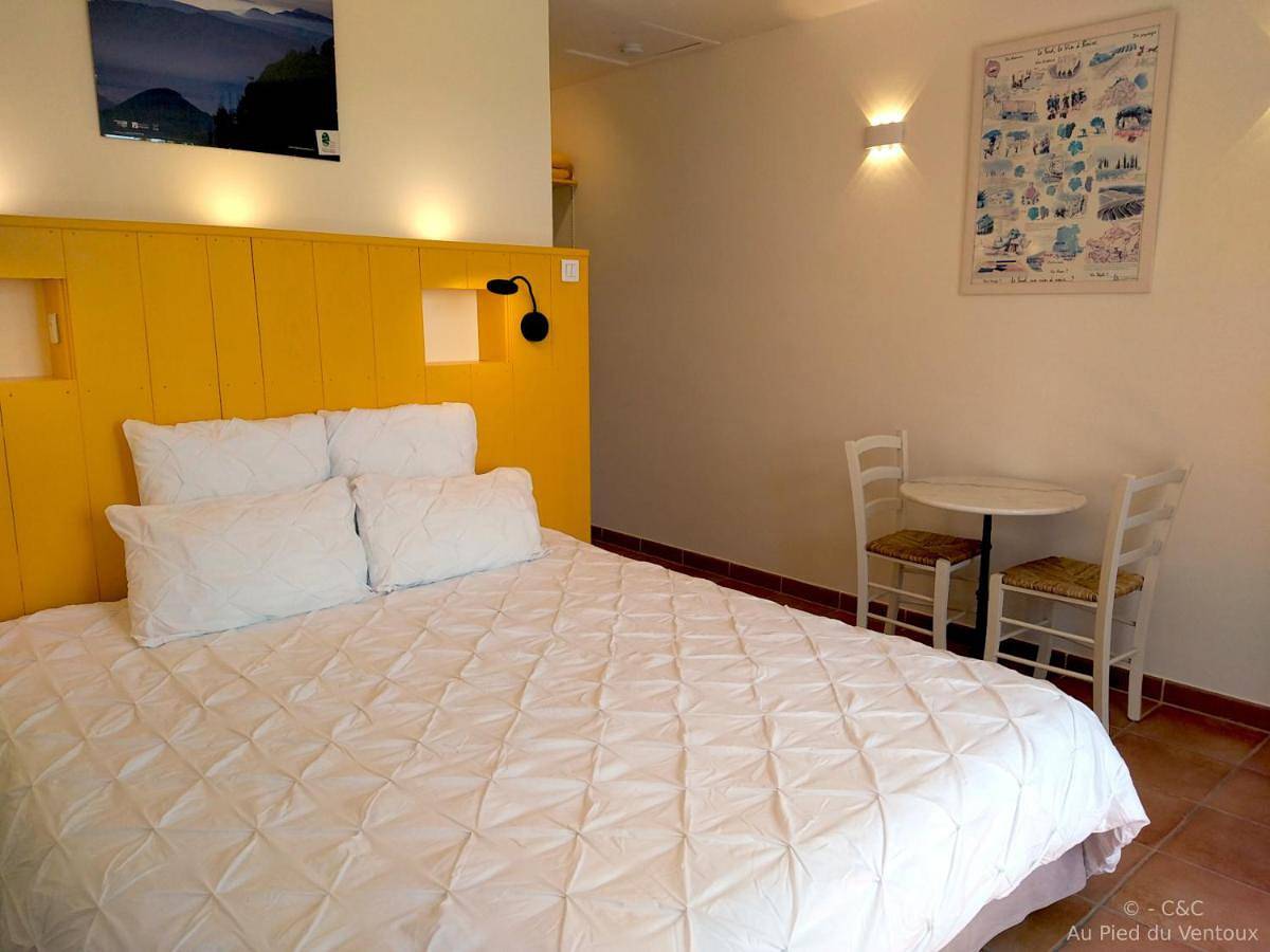Double Room with Terrace in Flassan, Parc naturel régional du Mont-Ventoux