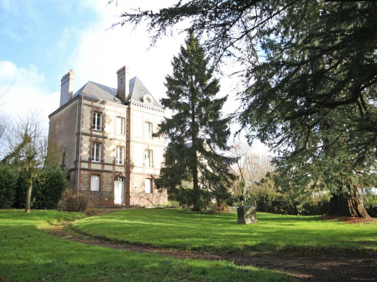 Casa señorial con gran parque, cerca del centro, ideal para grupos in L'Aigle, Orne (desambiguación)