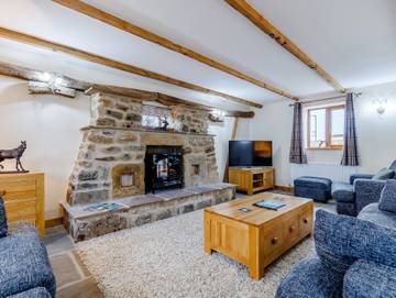 Log Cabin for 6 People in Clay Cross, Derbyshire, Photo 2