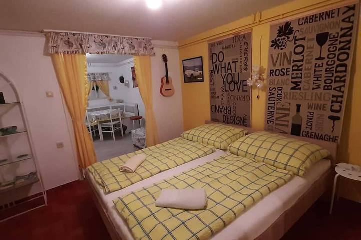 Ferienwohnung für 2 Personen, mit Garten und Terrasse in Zalakaros