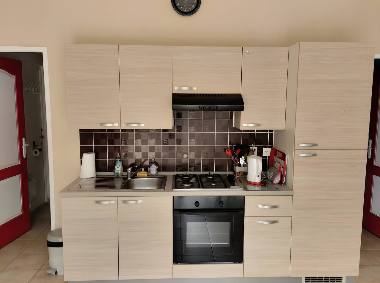 Cabaña 'Gîte Coquelicot' con piscina compartida, Wi-Fi y aire acondicionado in Pradons, Ardèche