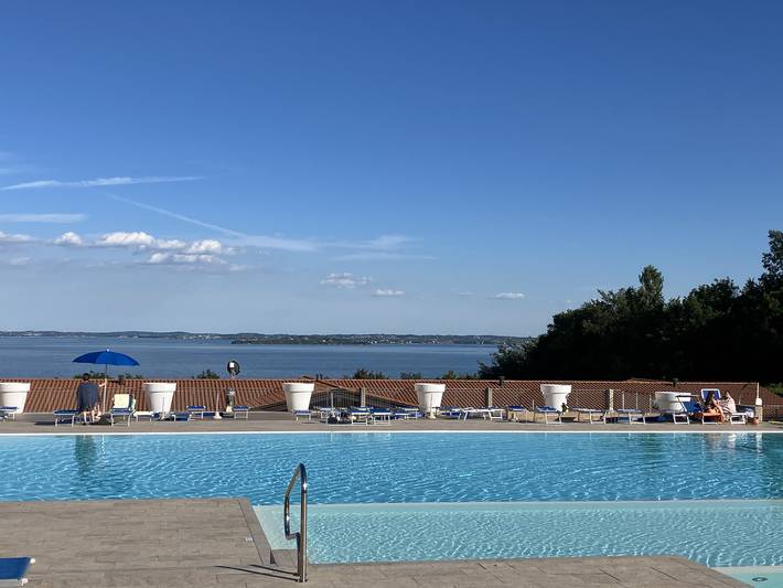 Ferienwohnung für 6 Personen, mit Garten und Seeblick sowie Pool in Manerba del Garda