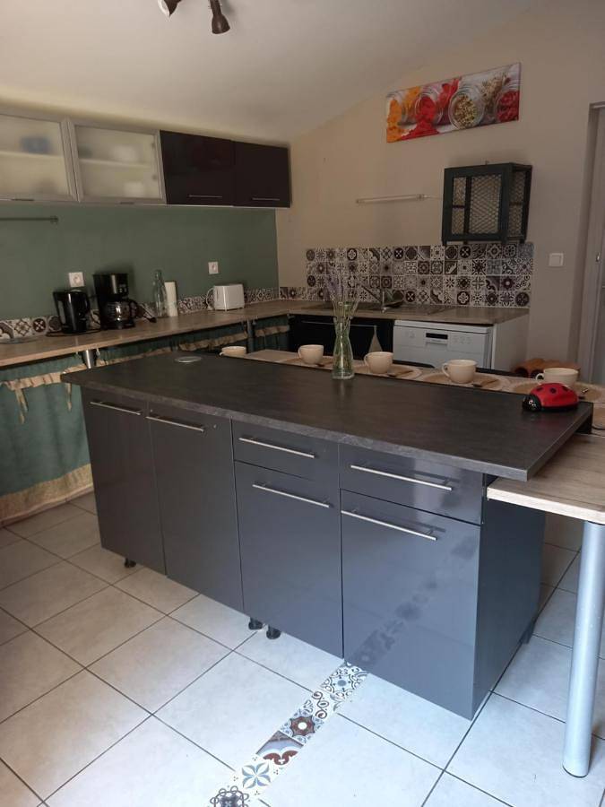 Location de vacances pour 4 personnes, avec jardin et vue à Cabariot - 3