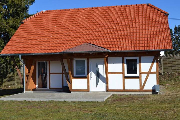 Ferienhaus für 4 Personen, mit Whirlpool und Terrasse