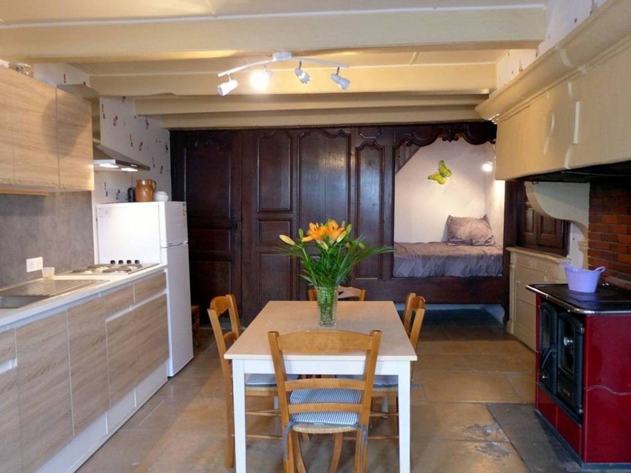 Gîte rénové avec charme, garage et vélos à disposition in Chaumont-la-Ville, Haute-Marne