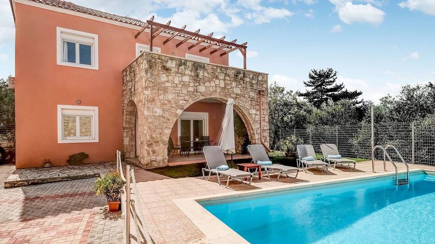 Ferienhaus für 7 Personen, mit Garten und Pool