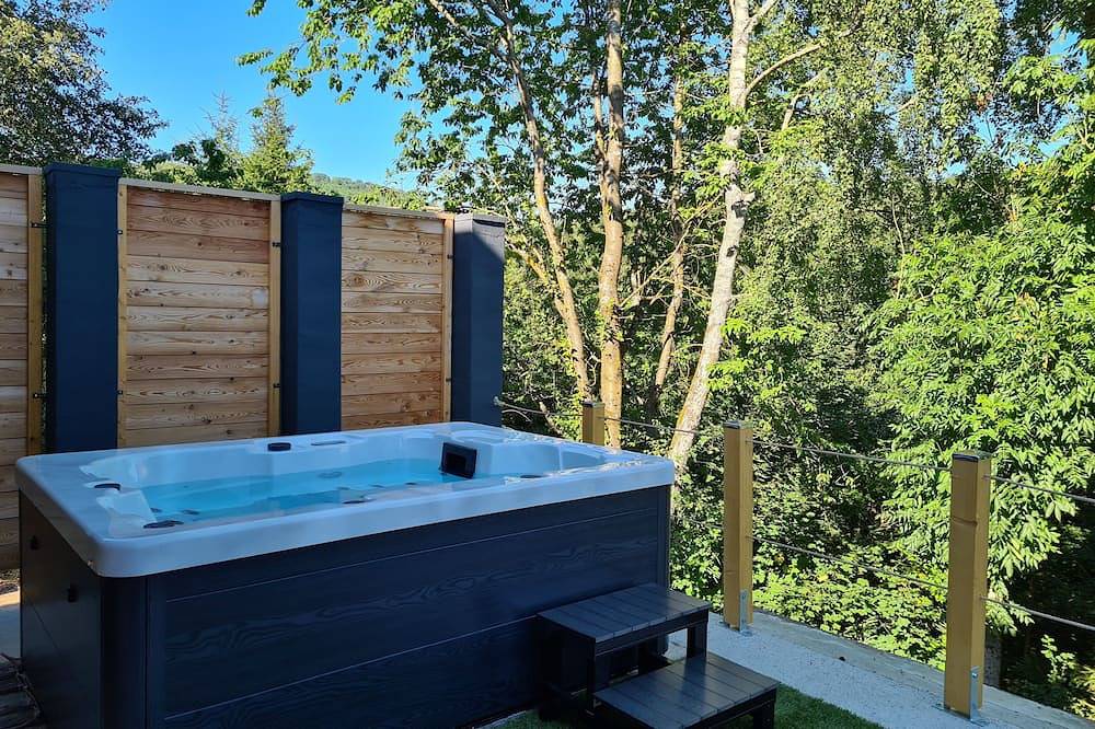 Traumhaftes Chalet mit Aussen-Whirlpool. Seid 2023 Neu: Aussen-Sauna!! in Gersfeld, Rhön-Hessen