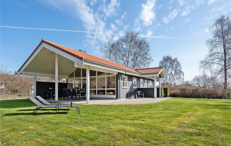 Ferienhaus für 6 Personen, mit Whirlpool und Terrasse sowie Garten