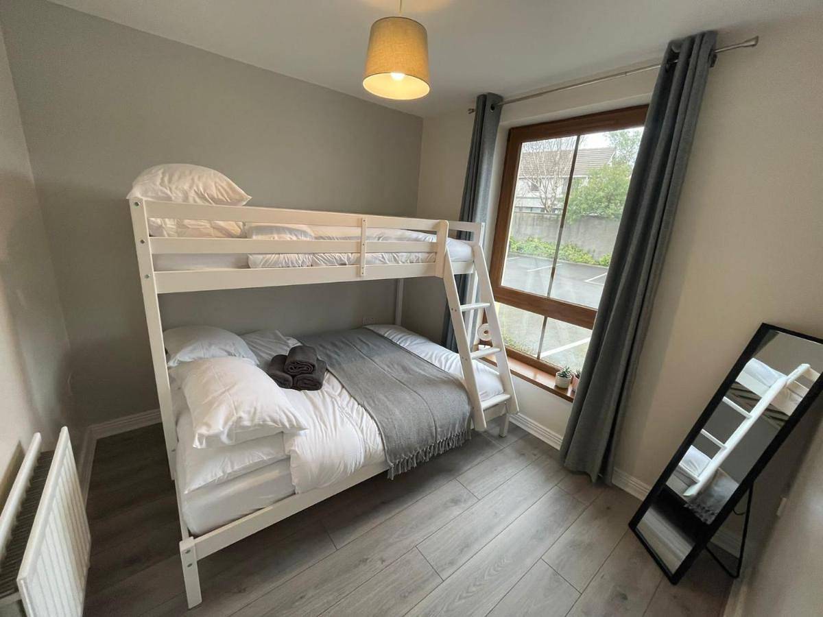 Entire apartment, Apartment with Mountain View in Newcastle (County Down), County Down
