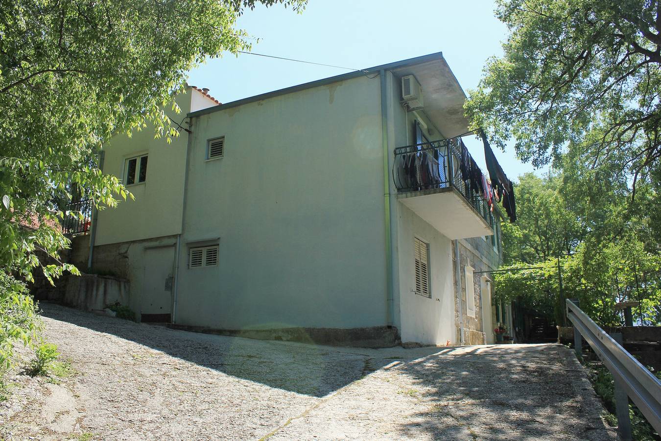 Ganze Wohnung, 1-Zimmer-Ferienwohnung mit Terrasse und Meerblick Slime, Omis -a in Slime, Dalmatinisches Zagora