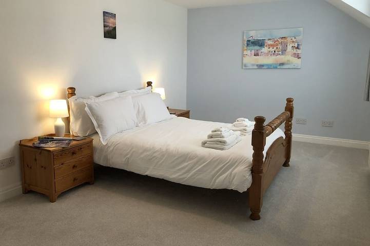 Family friendly home 100m from the beach in Hayle, Cornwall
