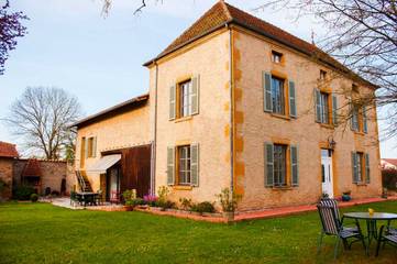 Cottage pour 3 personnes, avec jardin et vue à Pouilly-sous-Charlieu