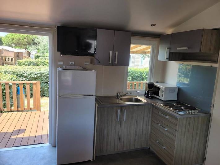 Camping pour 6 personnes, avec bassin pour enfant ainsi que piscine et terrasse à Port-la-Nouvelle - 3