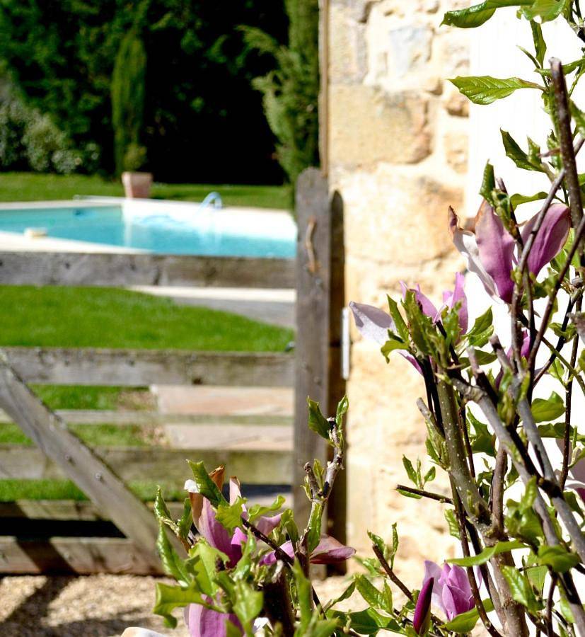 Double Room with Pool View in Fumel, Quercy