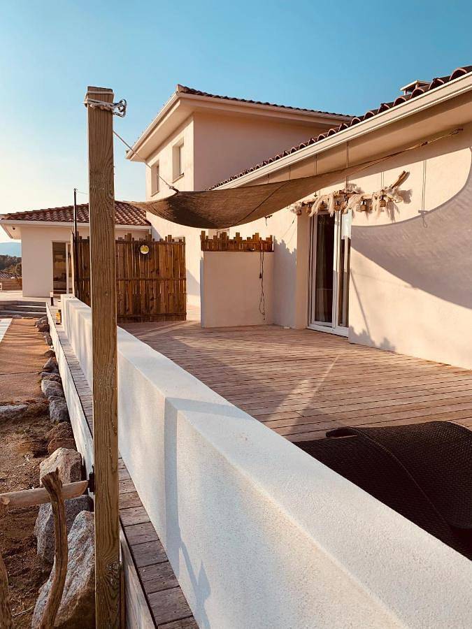 Appartement de vacances pour 6 personnes, avec vue ainsi que jardin et piscine