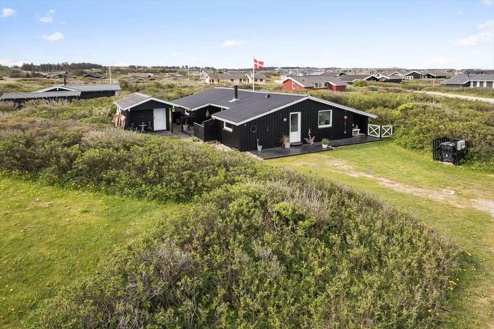 Ferieudlejning for 6 personer, med terrasse, husdyr tilladt i Nørlev Strand