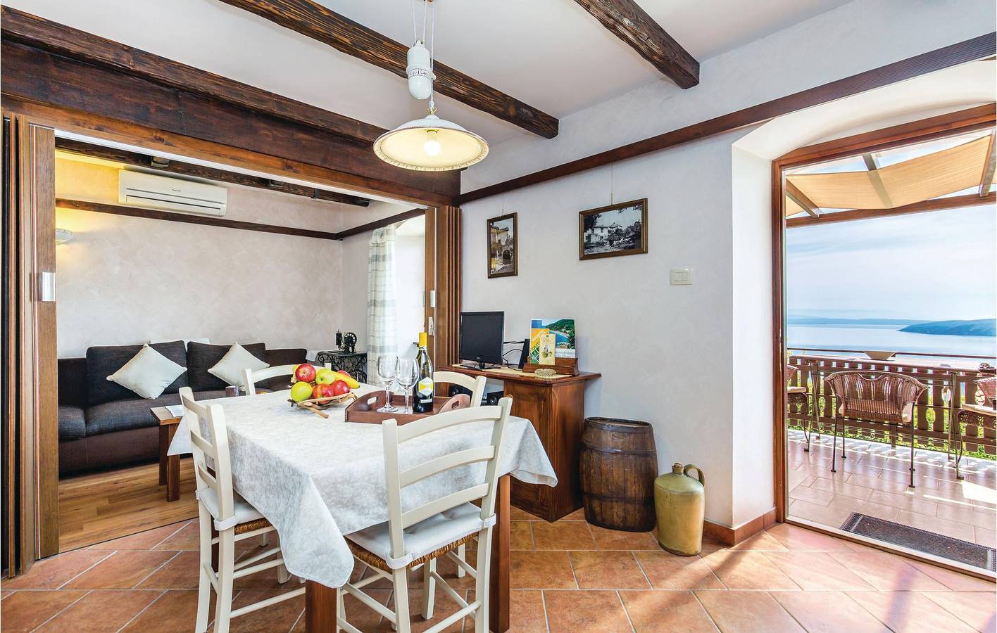 Gemütliche Ferienwohnung in der Nähe des Strandes Sv. Ivan mit Terrasse und WLAN in Moscenicka Draga, Opatija Riviera