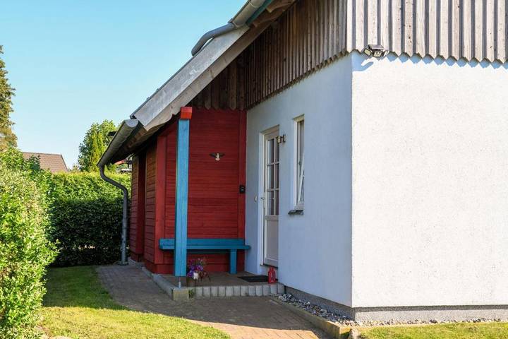 Ferienhaus für 14 Personen, mit Terrasse und Sauna sowie Garten und Seeblick, kinderfreundlich in Neubukow-Salzhaff - 3