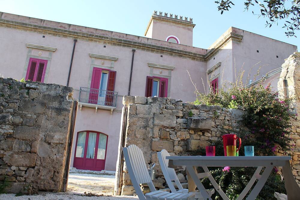 Gîte pour 10 Personnes dans Erice, Province de Trapani