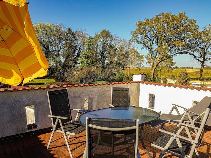 Ferienwohnung für 5 Personen, mit Balkon und Terrasse sowie Garten und Seeblick in Fuhlendorf - 4