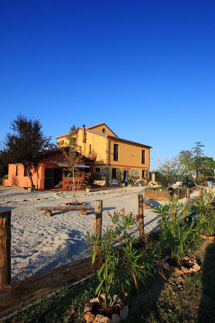 Villa für 19 Personen, mit Garten in den Abruzzen - 2