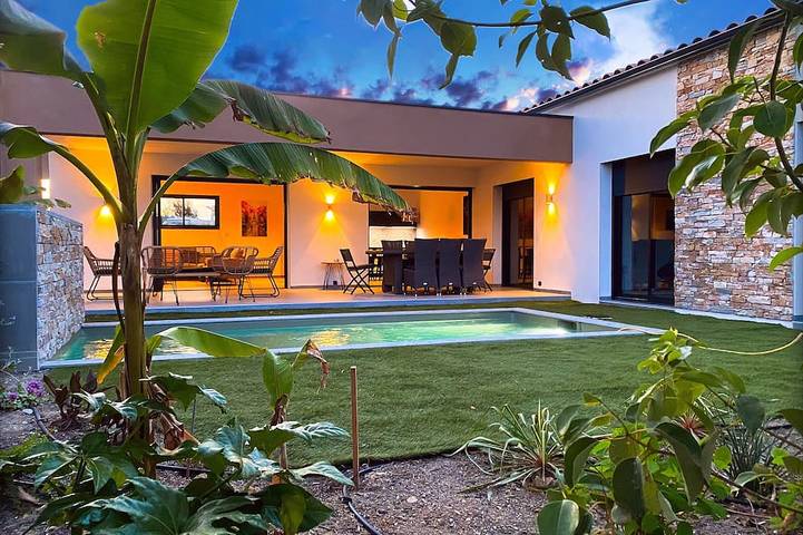 Villa pour 8 personnes, avec jardin ainsi que jacuzzi et terrasse