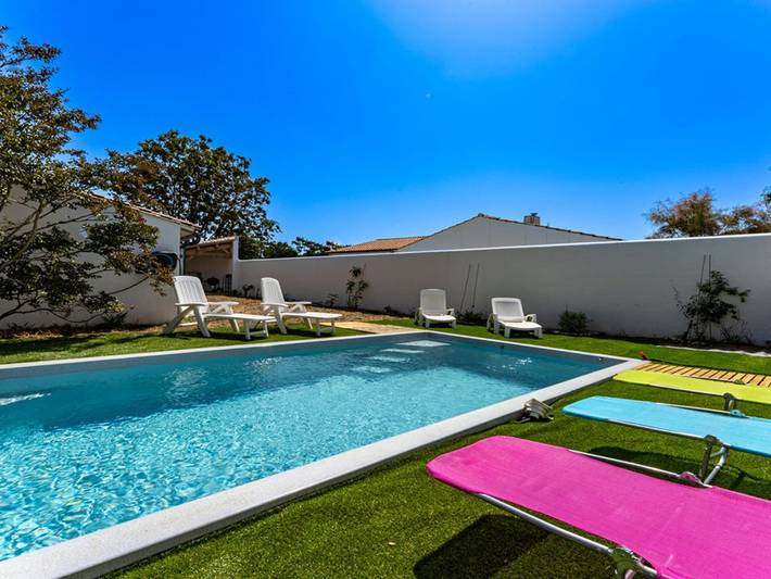 Villa for 10 people, with garden and terrace in Ile de Re