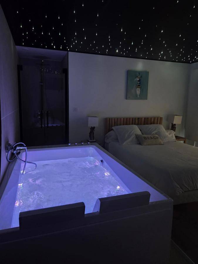 Gîte pour 2 personnes, avec jacuzzi à Ferques