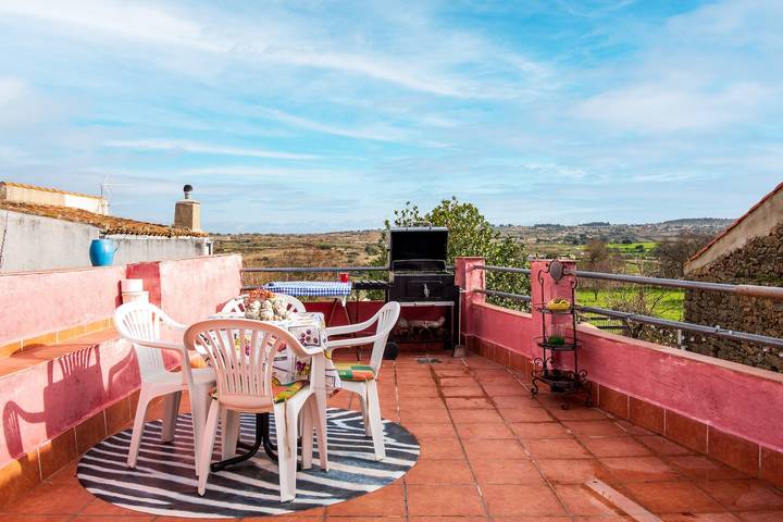 Casas e apartamentos de temporada para 8 pessoas, com balcão e piscina infantil em Espanha