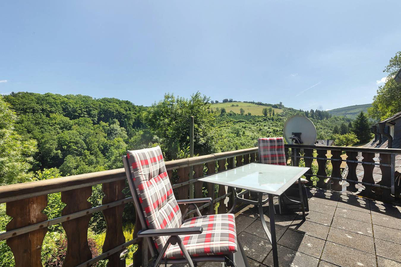 Ganze Wohnung, Ferienwohnung 'Demberg' mit Bergblick, Außenterrasse und Wi-Fi in Schmallenberg, Hochsauerlandkreis