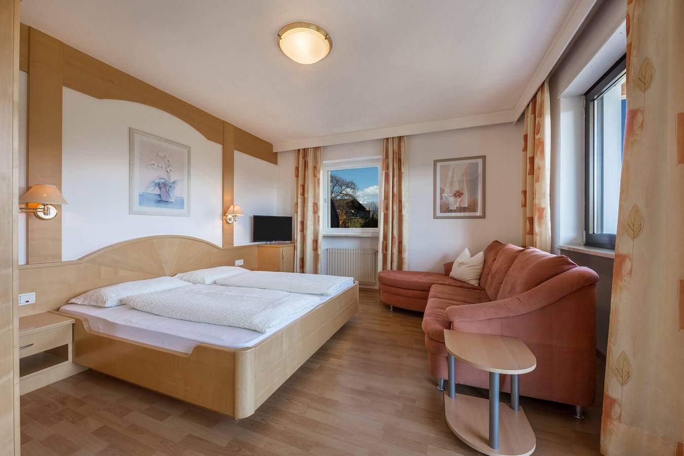 Ganze Wohnung, Ferienwohnung "Residenz Kronstein - 3" mit Balkon, Gemeinschaftsgarten, Bergblick & Wlan in Tisens, Nonsberggruppe