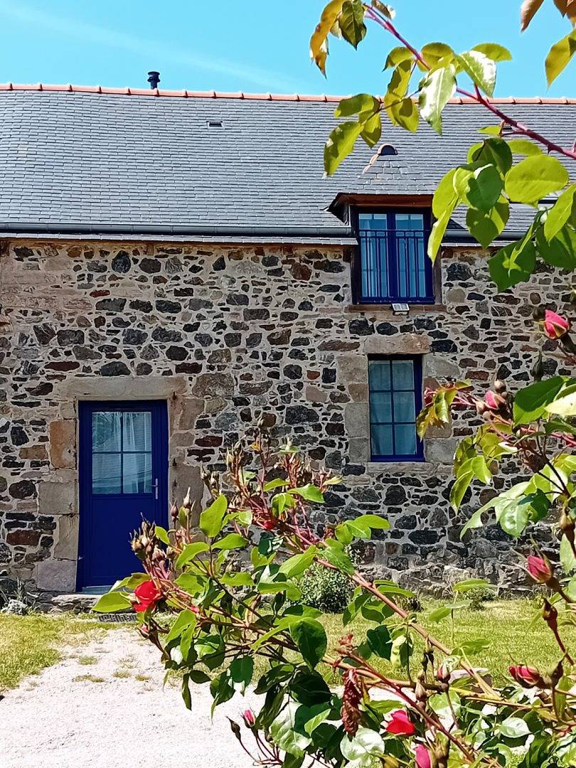 Gîte Le Pommier, à 5 km de la mer, La Ville Marqué in Hénanbihen, Région de Dinan