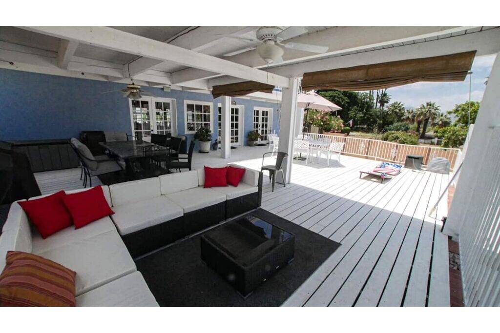 Lake Elsinore Lakehouse\nproperty requires government Id verification to book in Lake Elsinore, Riverside County